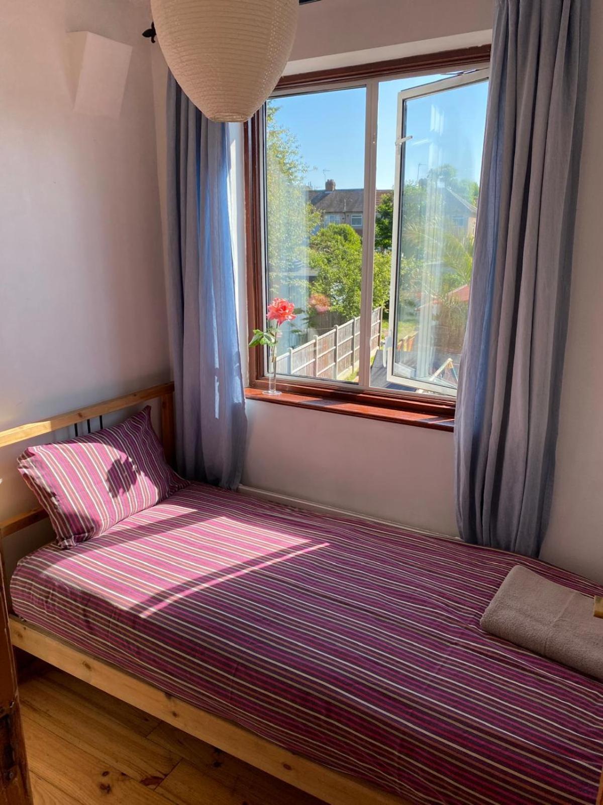 Lovely Rooms In West London Northolt  Exterior foto